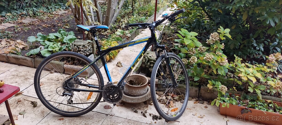 Krosové/trekingové jízdní kolo GT Transeo 4.0 - 2