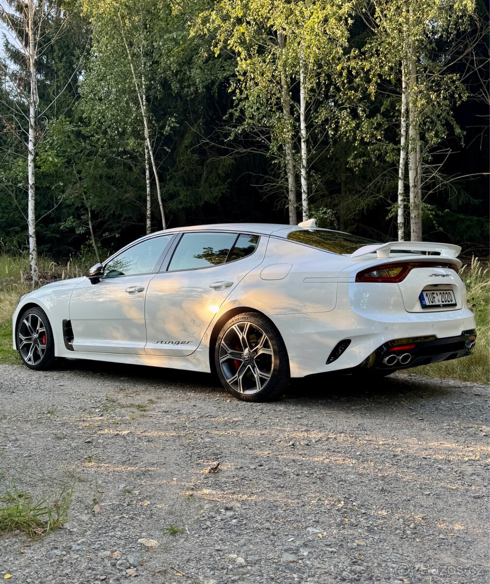 Kia Stinger GT 3.3 V6 2020 , Servis jen Kia - 2