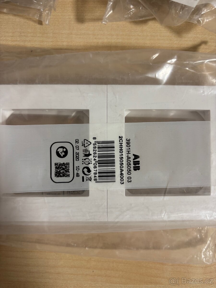 Elektromateriál - rámečky, odpojovače, USB moduly - 2