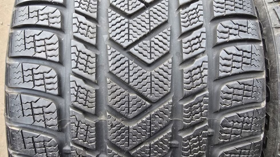 Zimní pneu 305/30/20 Pirelli - 2