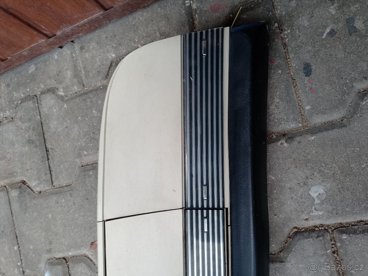 Škoda 100L palubní deska - 2