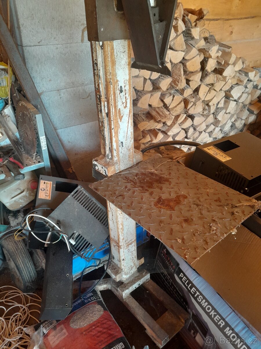 Štípačka na dřevo - 2