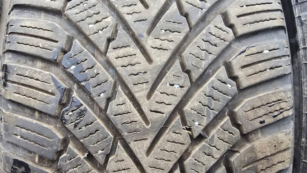 Zimní pneu 205/55/16 Continental - 2