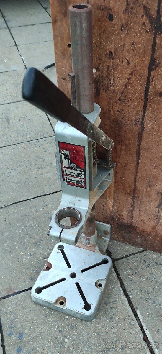 Stojan na vrtačku su2 - 2