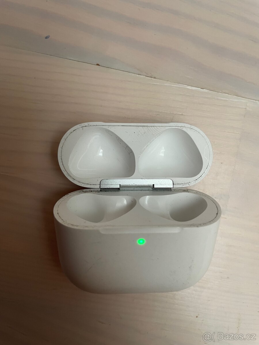 AirPods 4 nabíjecí pouzdro - 2