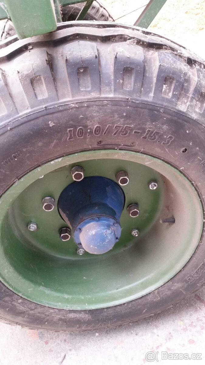 Přívěs jednoosí za traktor - 2