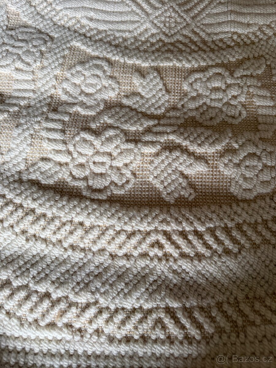 Bílý koberec 190 × 280 cm – velmi dobrý stav - 2