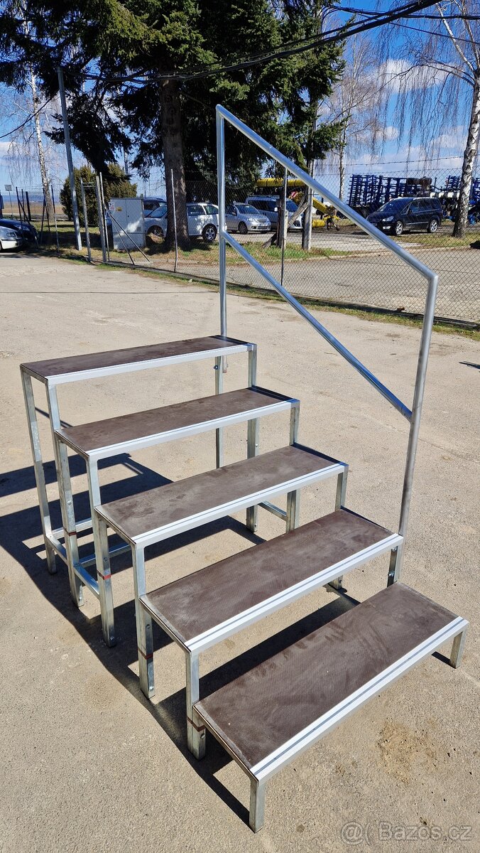 Pódiové schody - 2