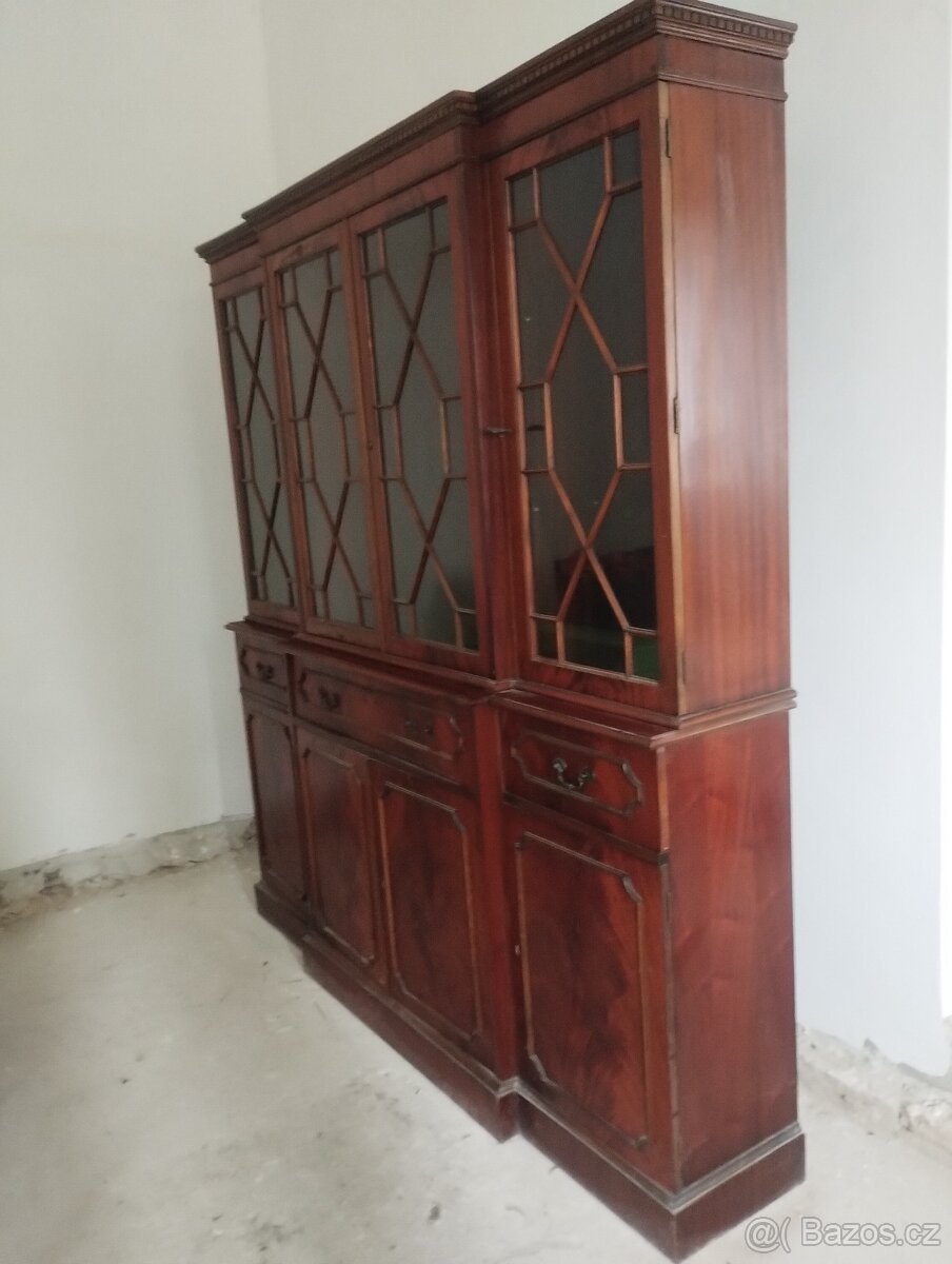 PRODÁM STAROŽITNÝ SEKRETÁŘ - 2