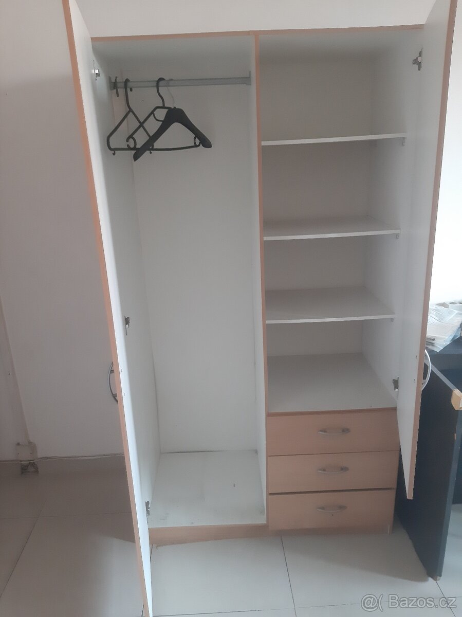 Šatní skříň 100 - 2