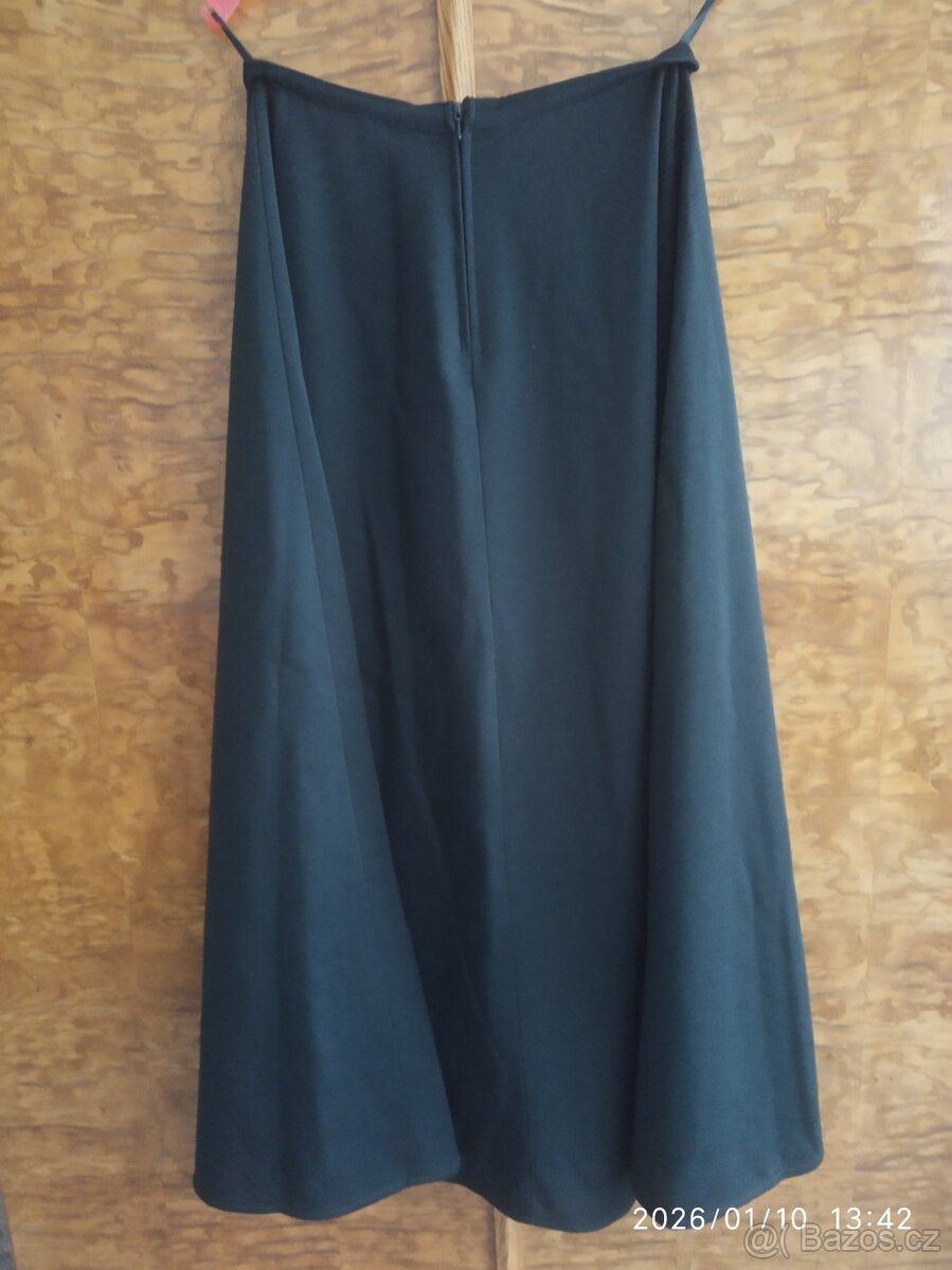 Dlouhá černá sukně - 2