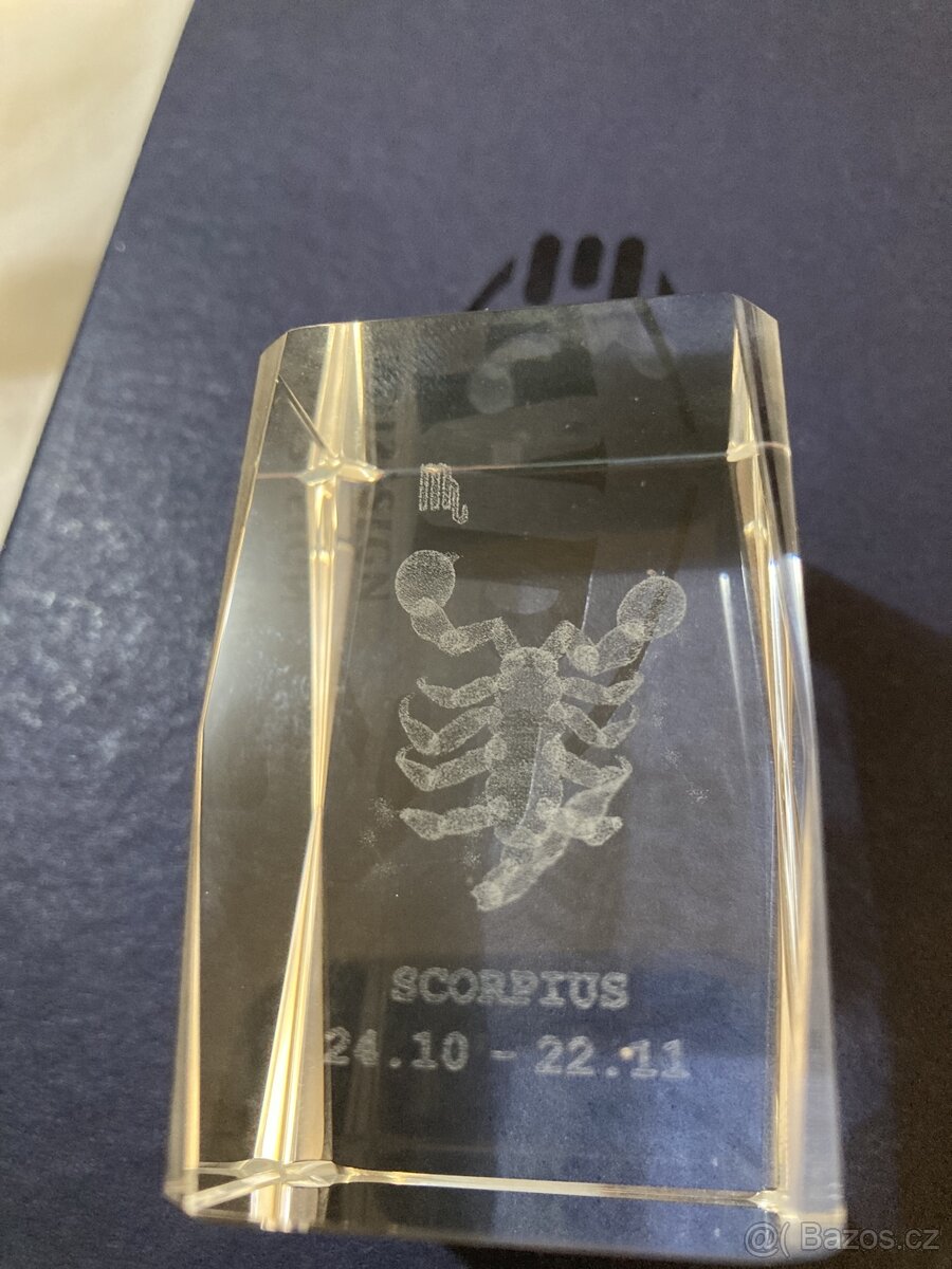Skleněná dekorace scorpius - 2