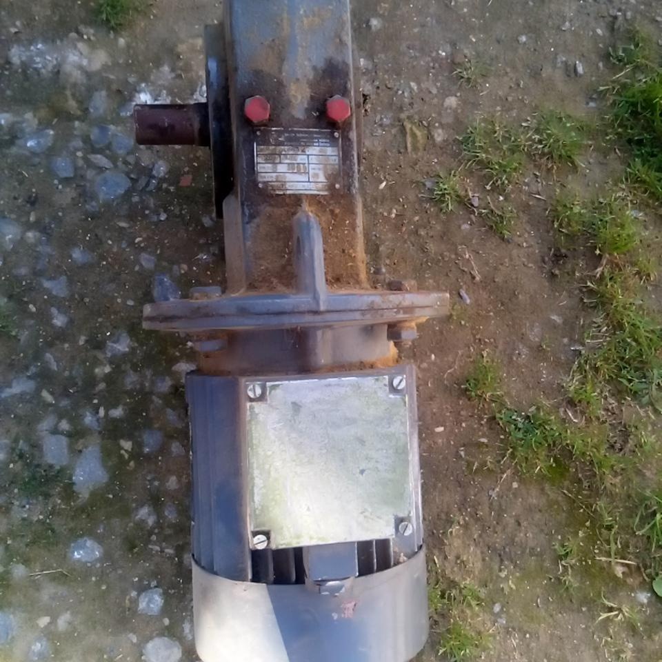 Prodám motor s převodovkou - 2