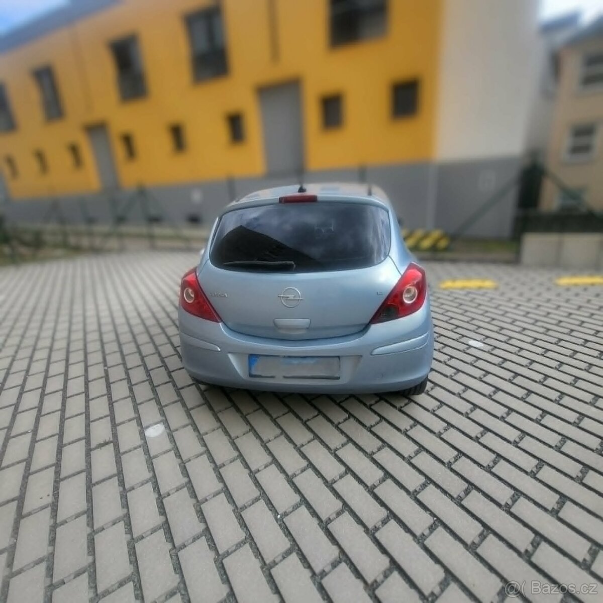 Opel Corsa 1,2 benzín - 2