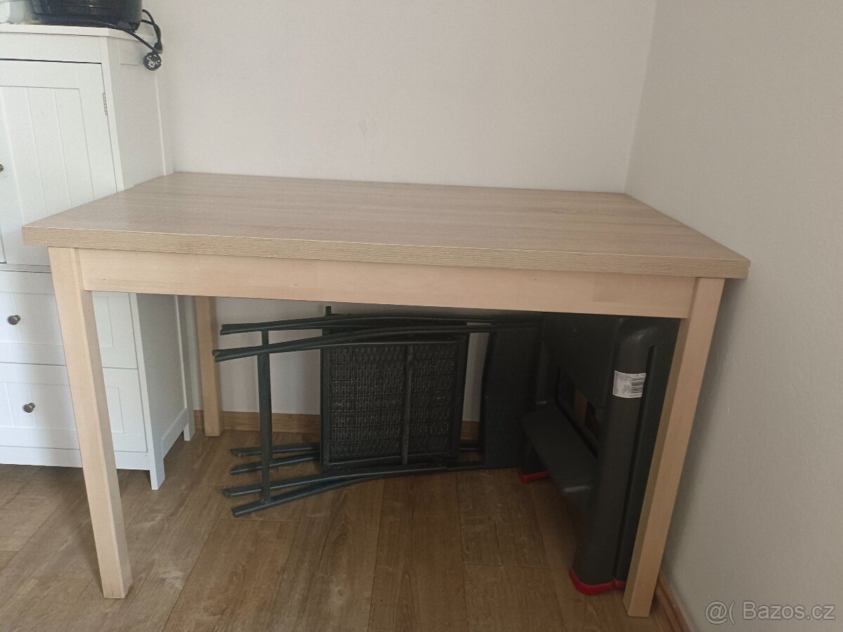 Daruji kuchyňský stůl - 2