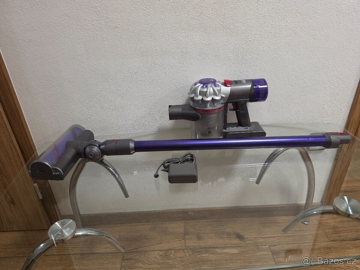 Dyson V8 s nabíječkou - 2