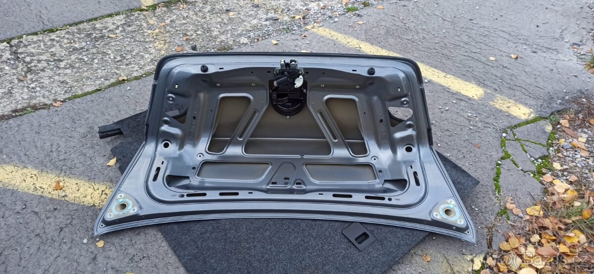 Víko kufru vw passat B6 - 2