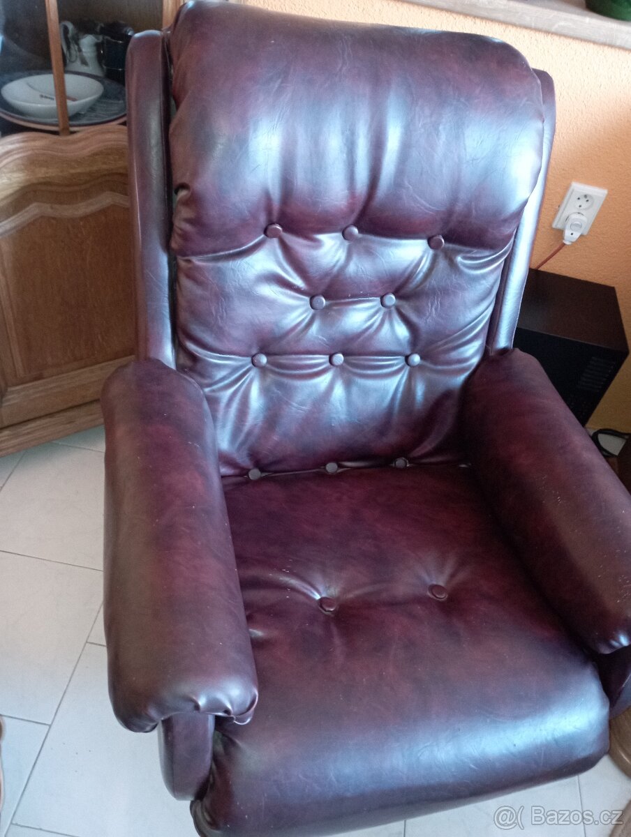 Prodám otočné a houpací křeslo - kůže - 2