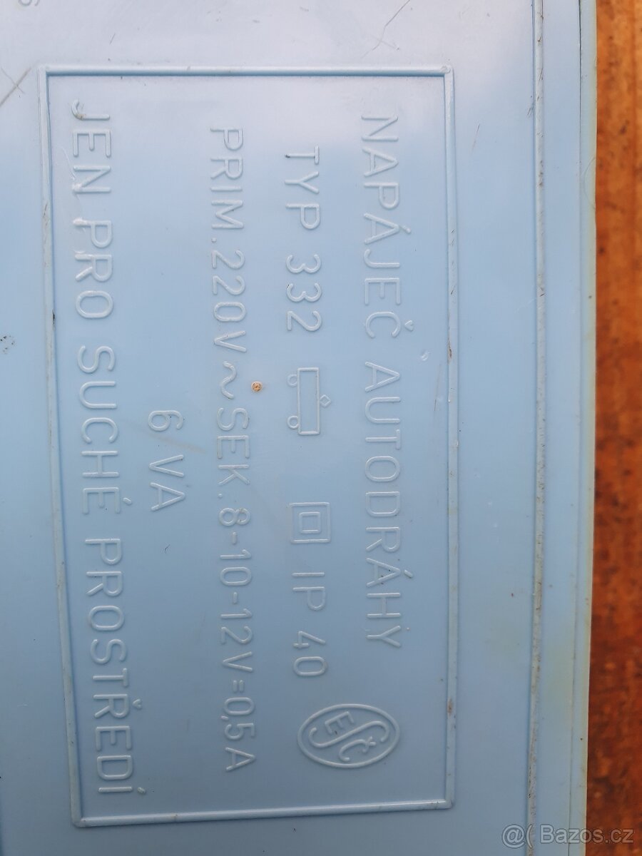 Elektricky retro zdroj k autodraze - 2