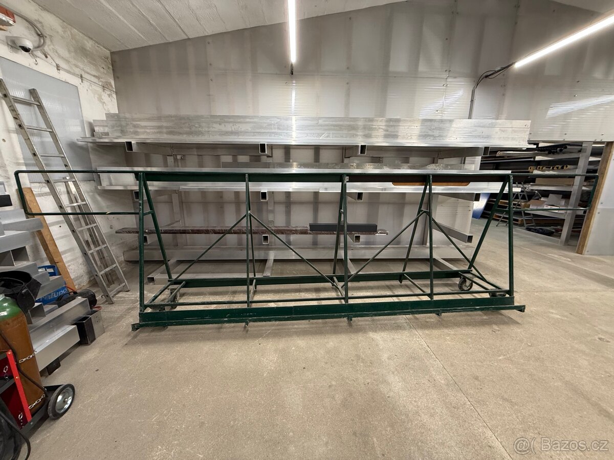 Jezdící kovové “Áčko” na desky, délka 4 m - 2