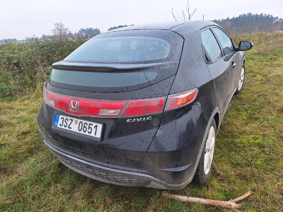 Honda civic 1,4 61kw LPG - 2