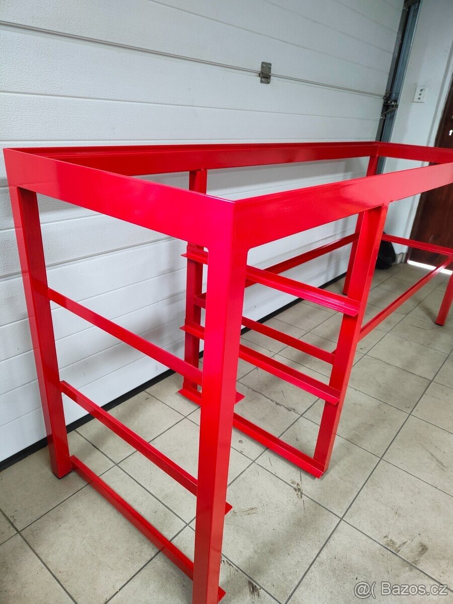 Dílenský/ pracovní stůl / ponk - 2