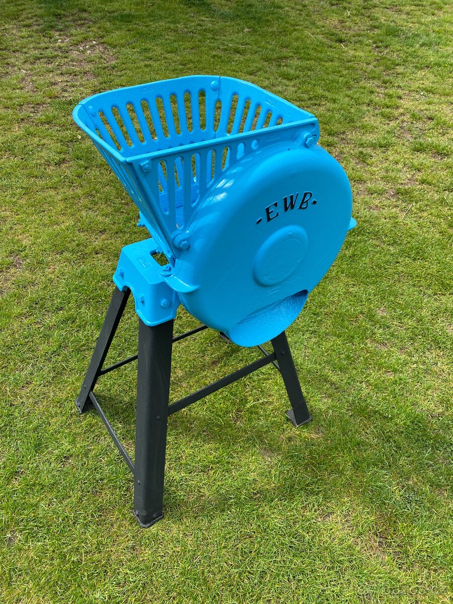 struhadlo starý mlýnek litina zahradní dekorace šrotovník - 2