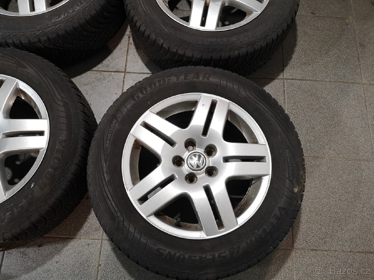 Vw Golf, Bora, Octavia alu + celoroční 195/65/15. - 2