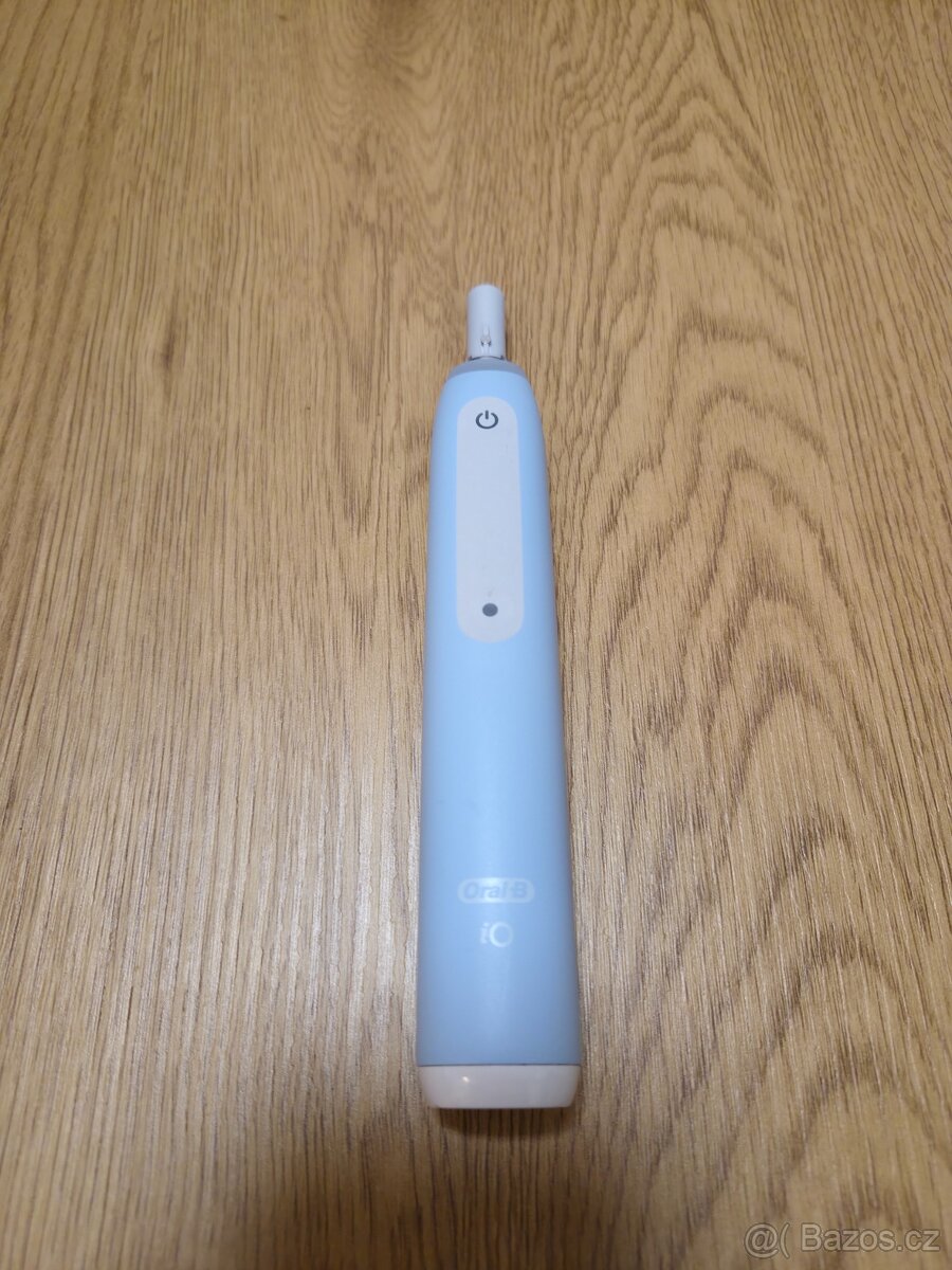 Zubní kartáček Oral-B io 3 modrý - 2