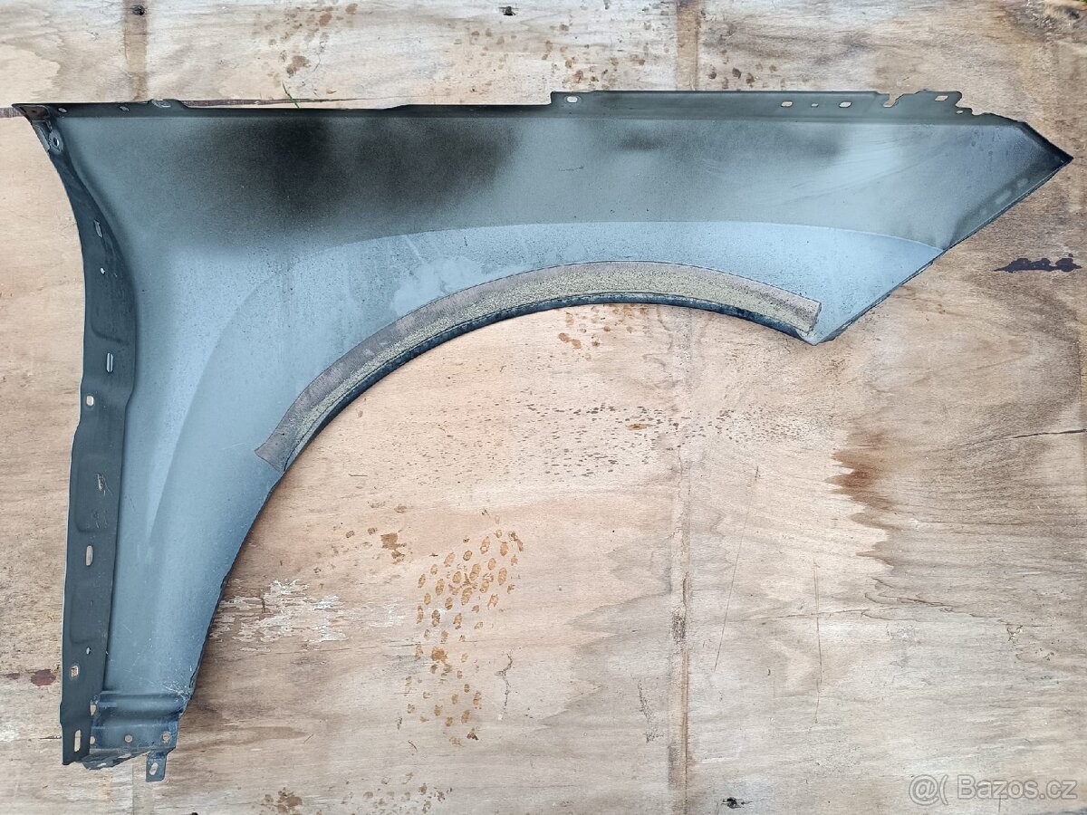 BMW iX xDrive50, levý přední blatník - 2
