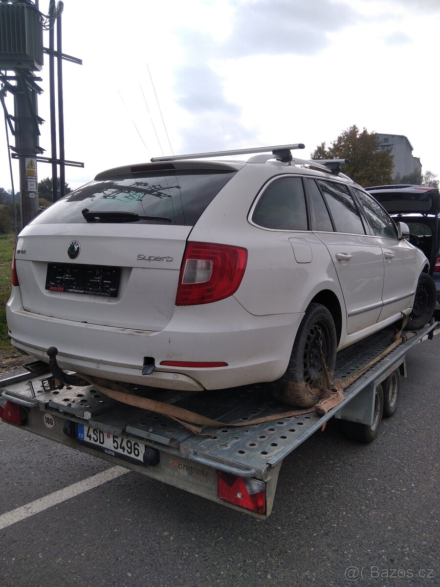 nd z škoda superb 2 2.0tdi černá bílá vinová hnedá - 2