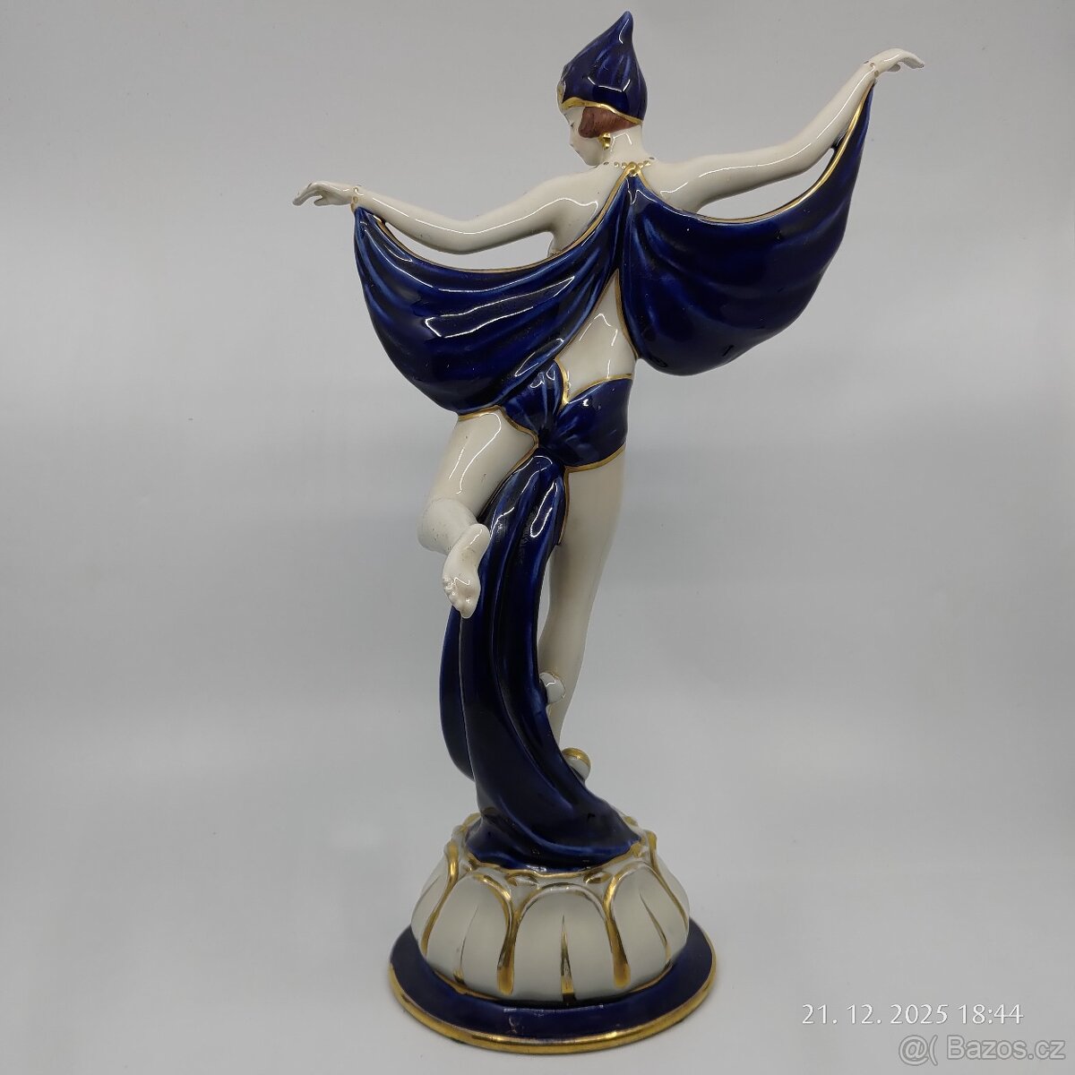 Porcelánová tanečnice - 2