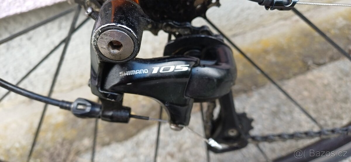 Silniční kolo TREK - 2