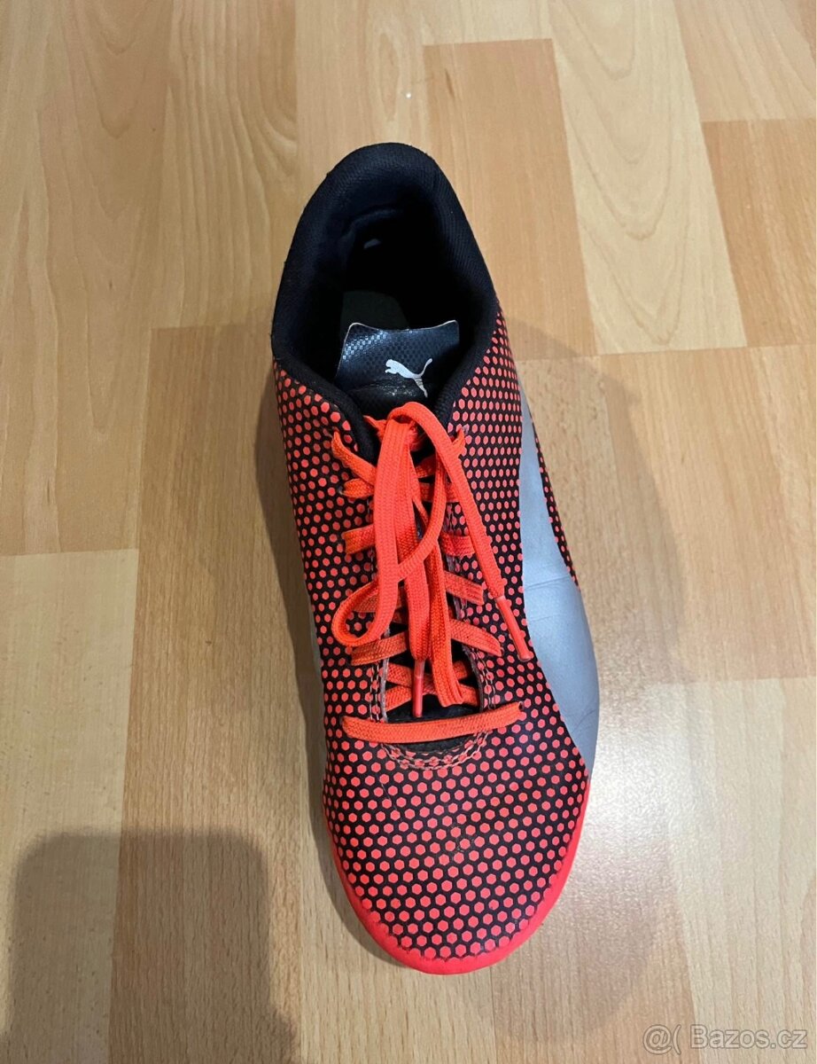 Sálové a venkovní kopačky - 2