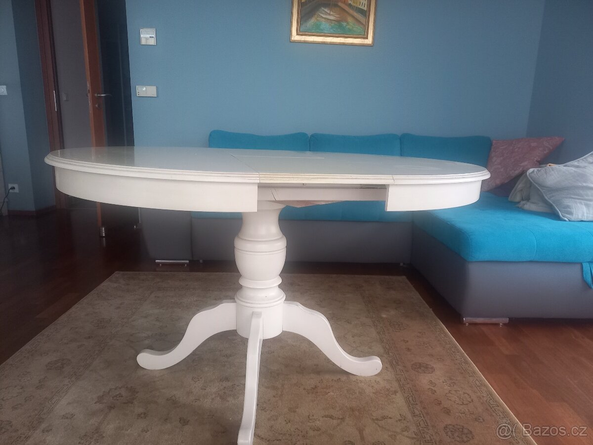 Kulatý jídelní stůl - 2