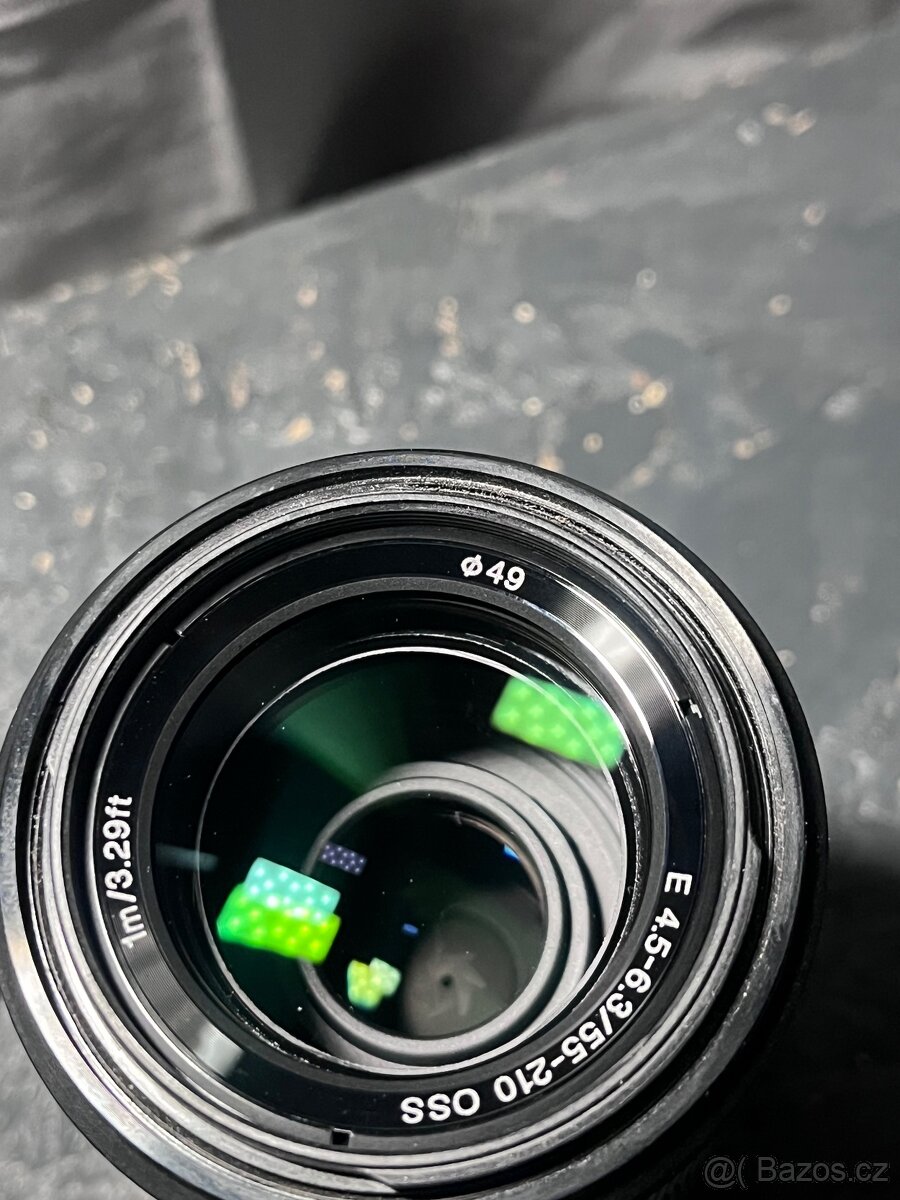 Sony E 55–210mm f/4.5–6.3 OSS - 2