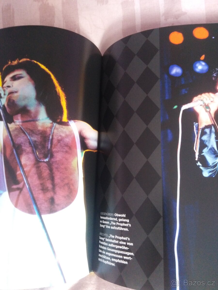 Queen A Night at the Opera kniha - 2