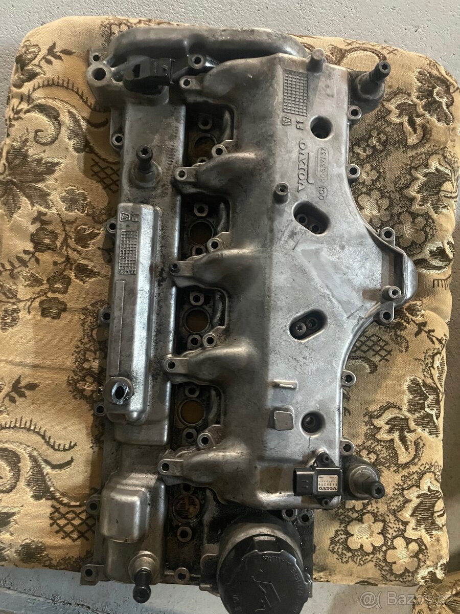 Prodám díly Volvo v70 s60 - 2