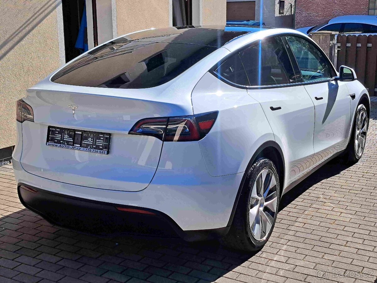 Tesla Model Y RWD Standard Range - 1906 - 2
