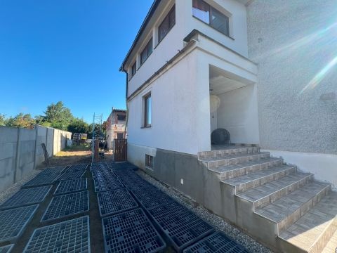 K prodeji rodinný dům Osice č.p. 114, okres Hradec Králové. - 2