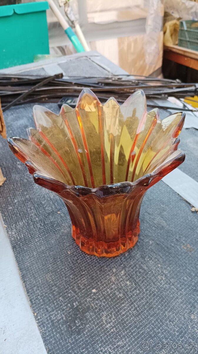 Stará váza sklo - 2