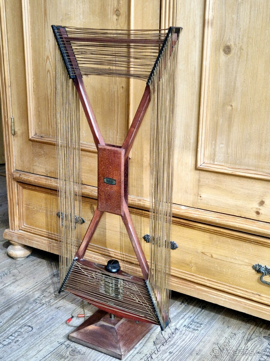 Starožitná rádio Anténa L.G.M., Francie, rok 1930 - 2