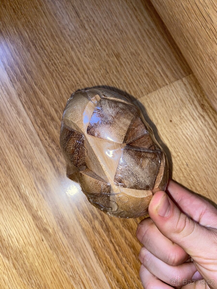 Dilemma retro hlavolam vejce nerozbalený - 2