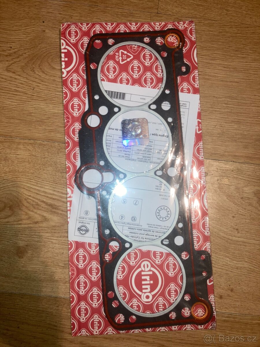 Sada šroubů + těsnění hlavy válců Elring - 2