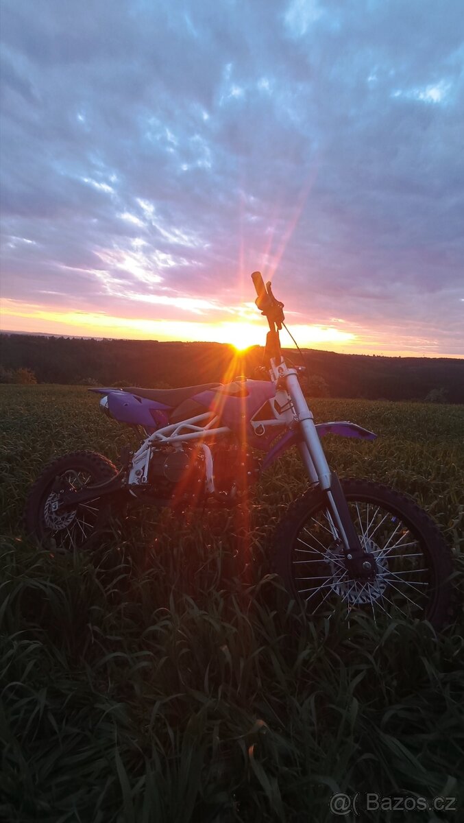 SKY 125cc (17/14)
- 2