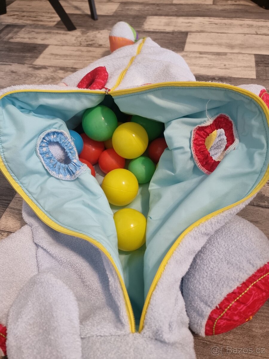 Plysovy pejsek Niny s míčky - 2