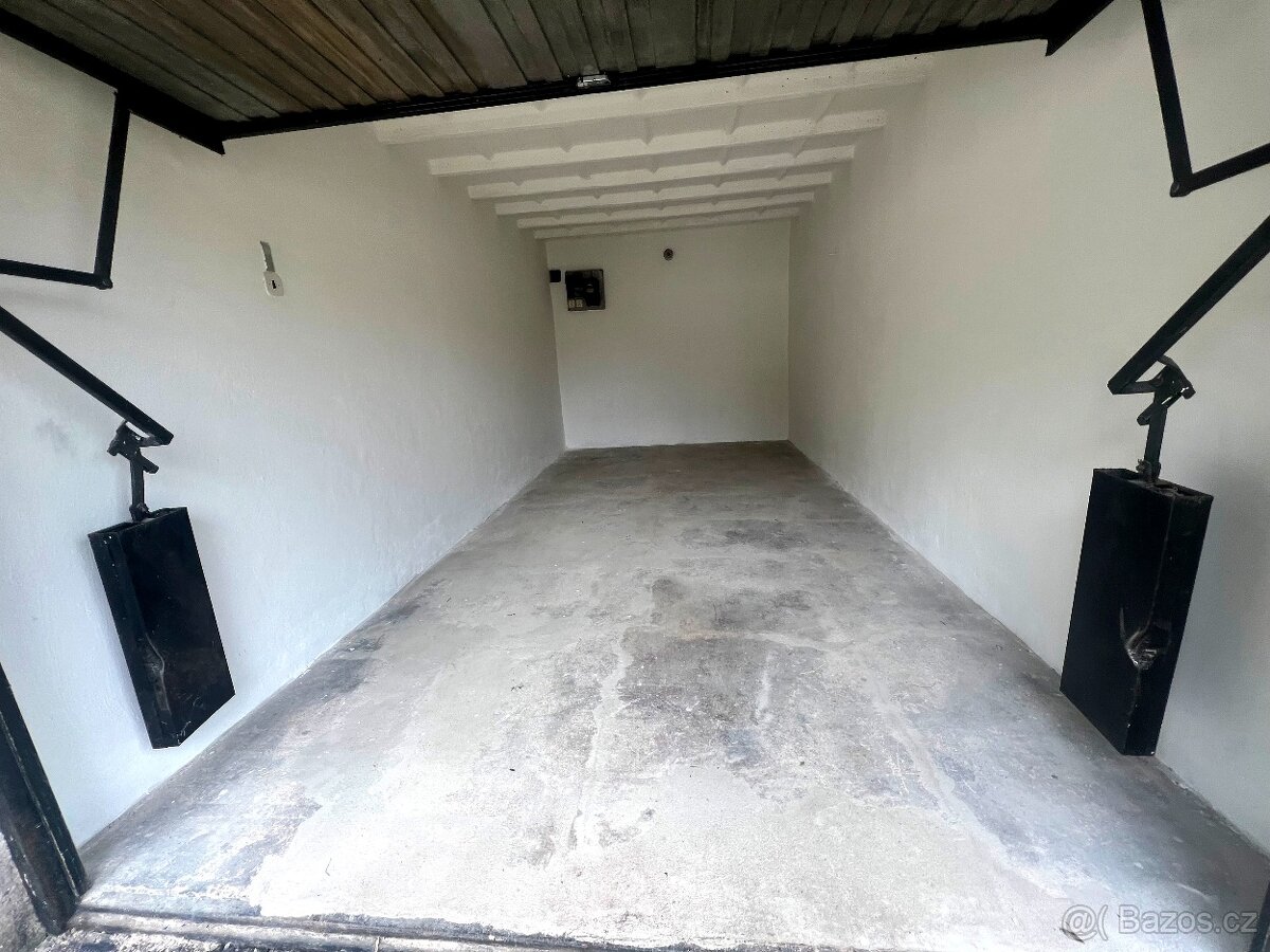 Dlouhodobě pronajmeme garáž na sídlišti Štěpnice - 2