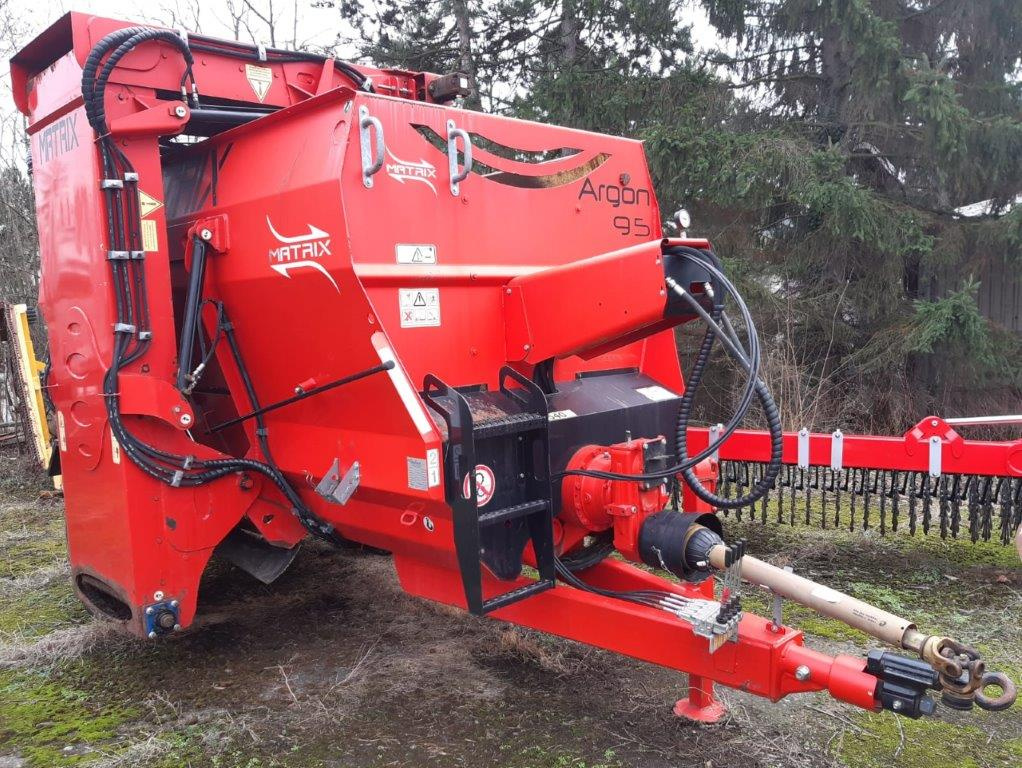 Krmný a míchací vůz LUCLAR ARGON 9,5 m³ - 2