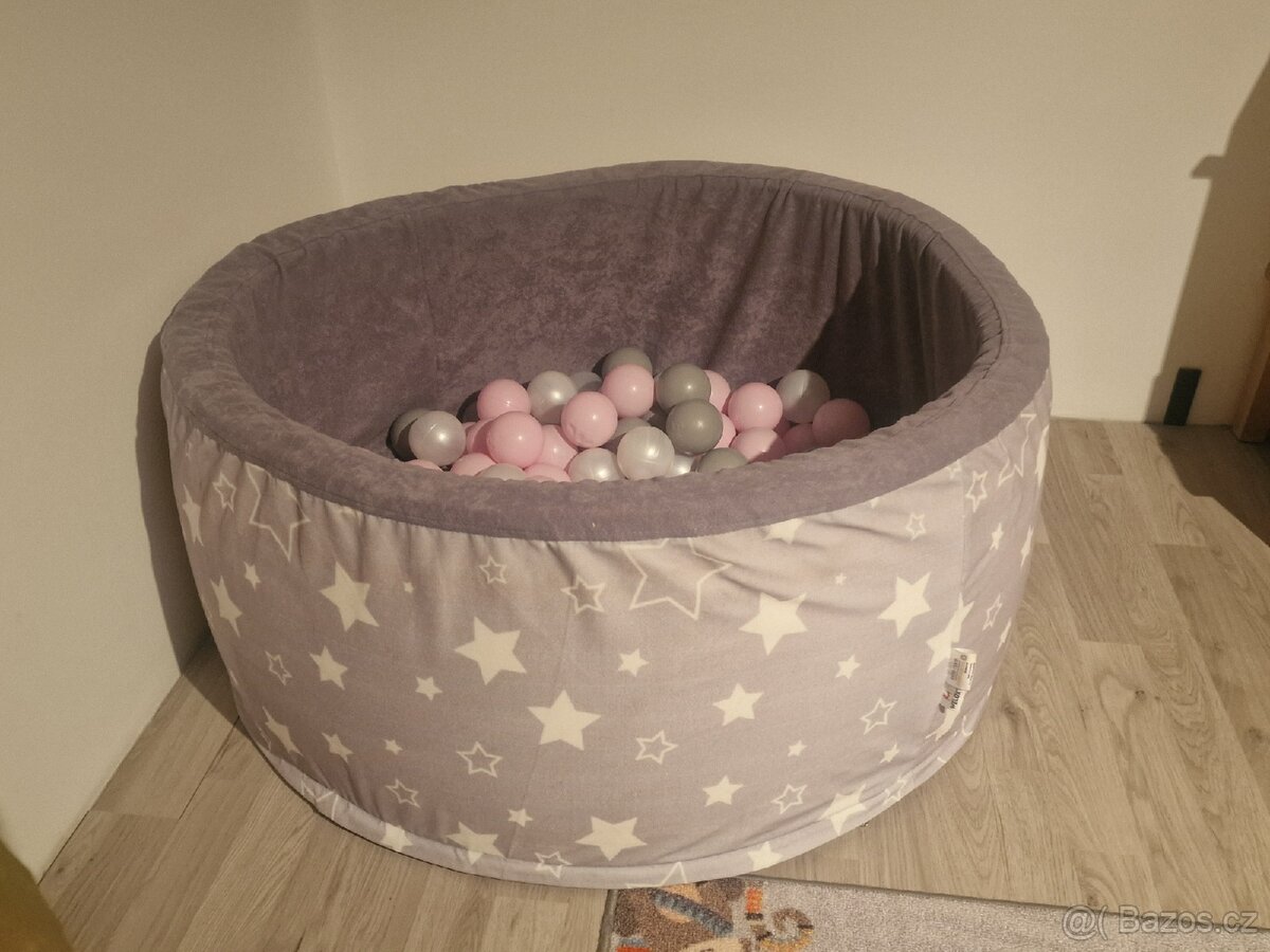 Suchý bazének s míčky - 2
