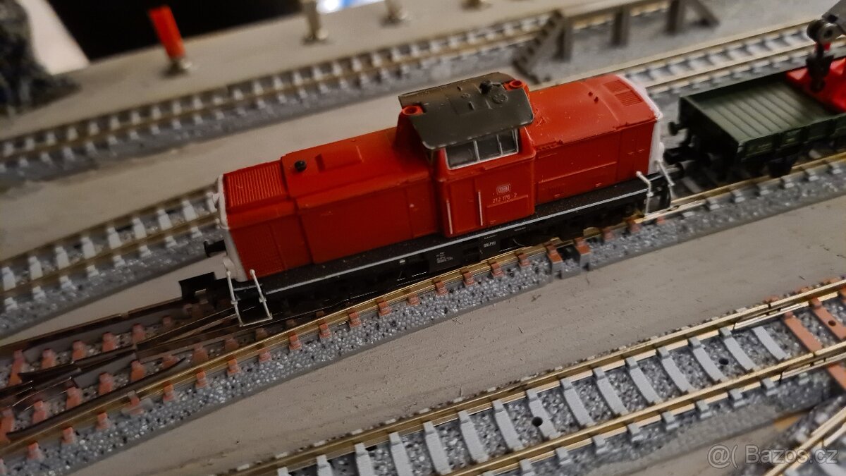 Vláčky N - diesel BR 212 Arnold s jeřábem - 2